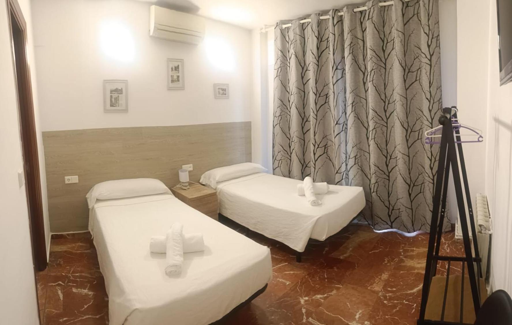 Hostal Nevot Granada Dış mekan fotoğraf